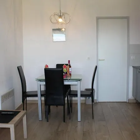 Apartment Moderne Avec Terrasse, A 150m, Clim, Jardin Et Tennis - Fr-1-252a-5